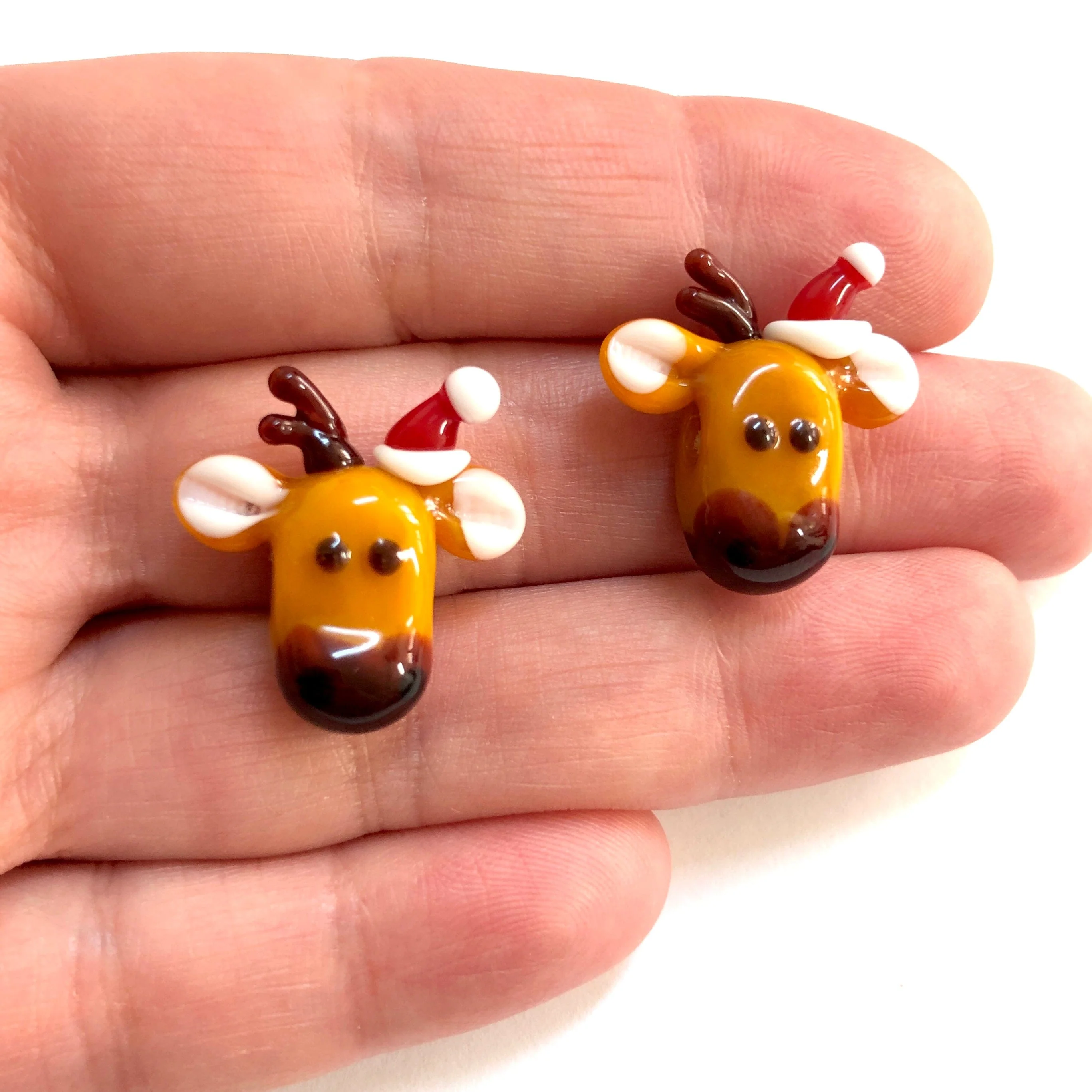Hand Made Murano Glass Christmas Deer Charm - Image 2