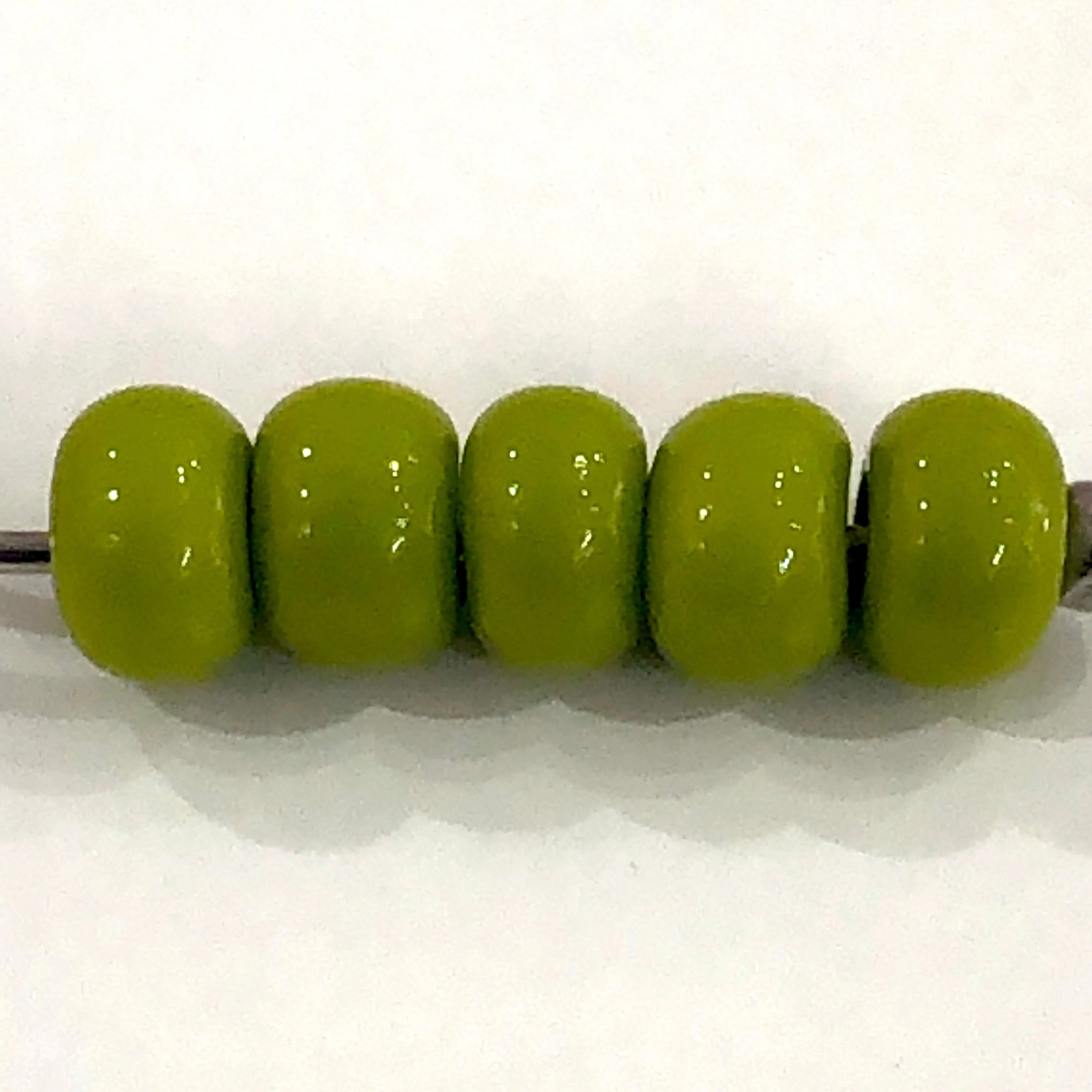 Preciosa Seed Beads 6/0 Rocailles-Round Hole 20 gr, 53430 Opaque Olivine Green - Image 3